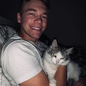 Meet your Posher, Lucas